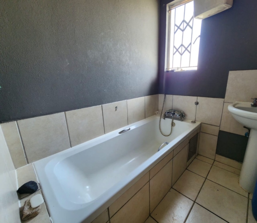 2 Bedroom Property for Sale in Freedom Park North West